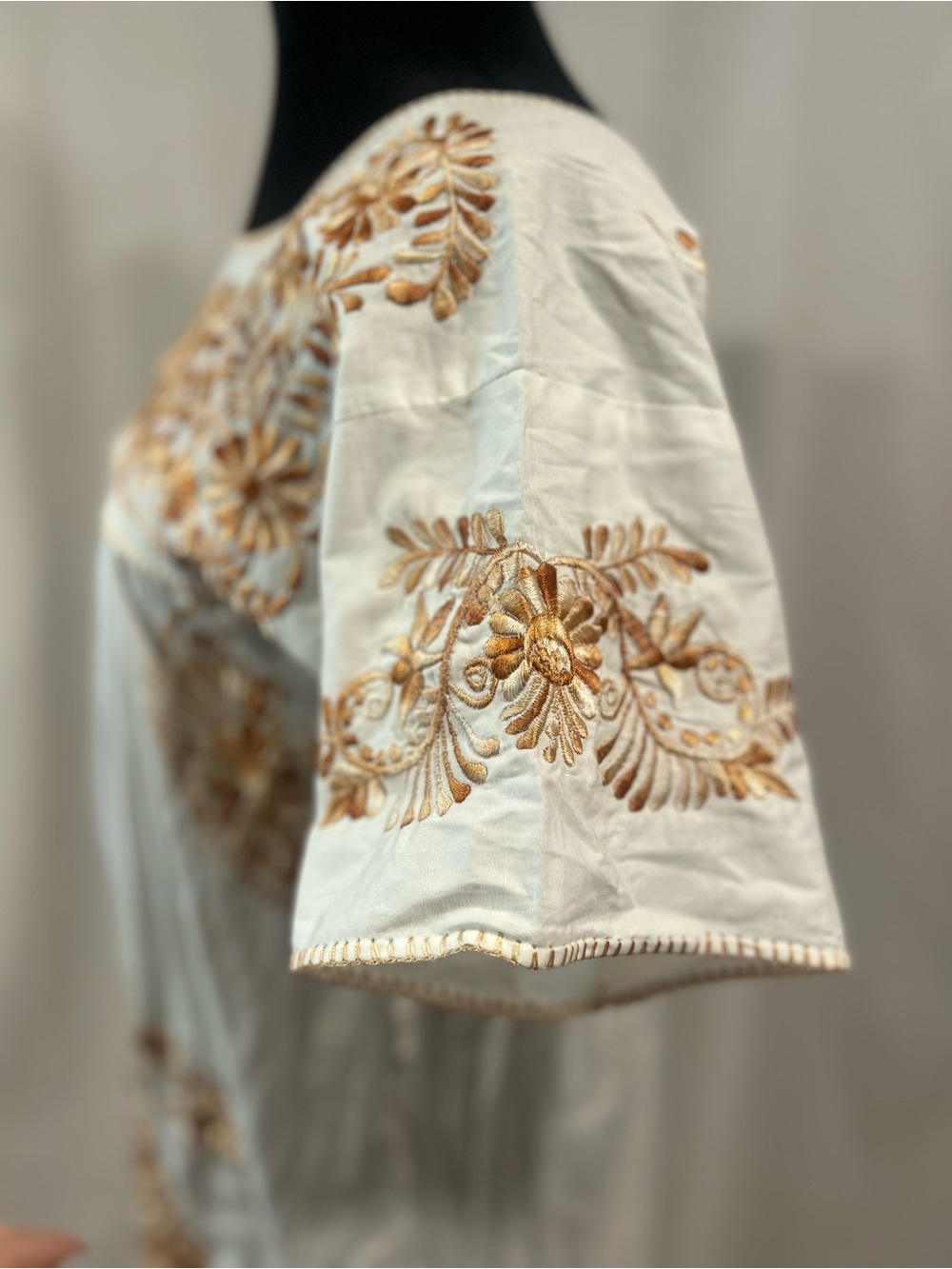 VINTAGE Huipil Mexican Dress with White Floral Embroidered with gold and brown - Picture 8 of 8